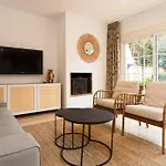 Charming Two Bedroom House Close To The Sea