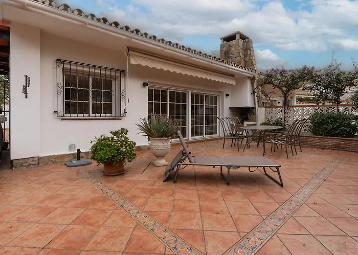 Charming Two Bedroom House Close To The Sea