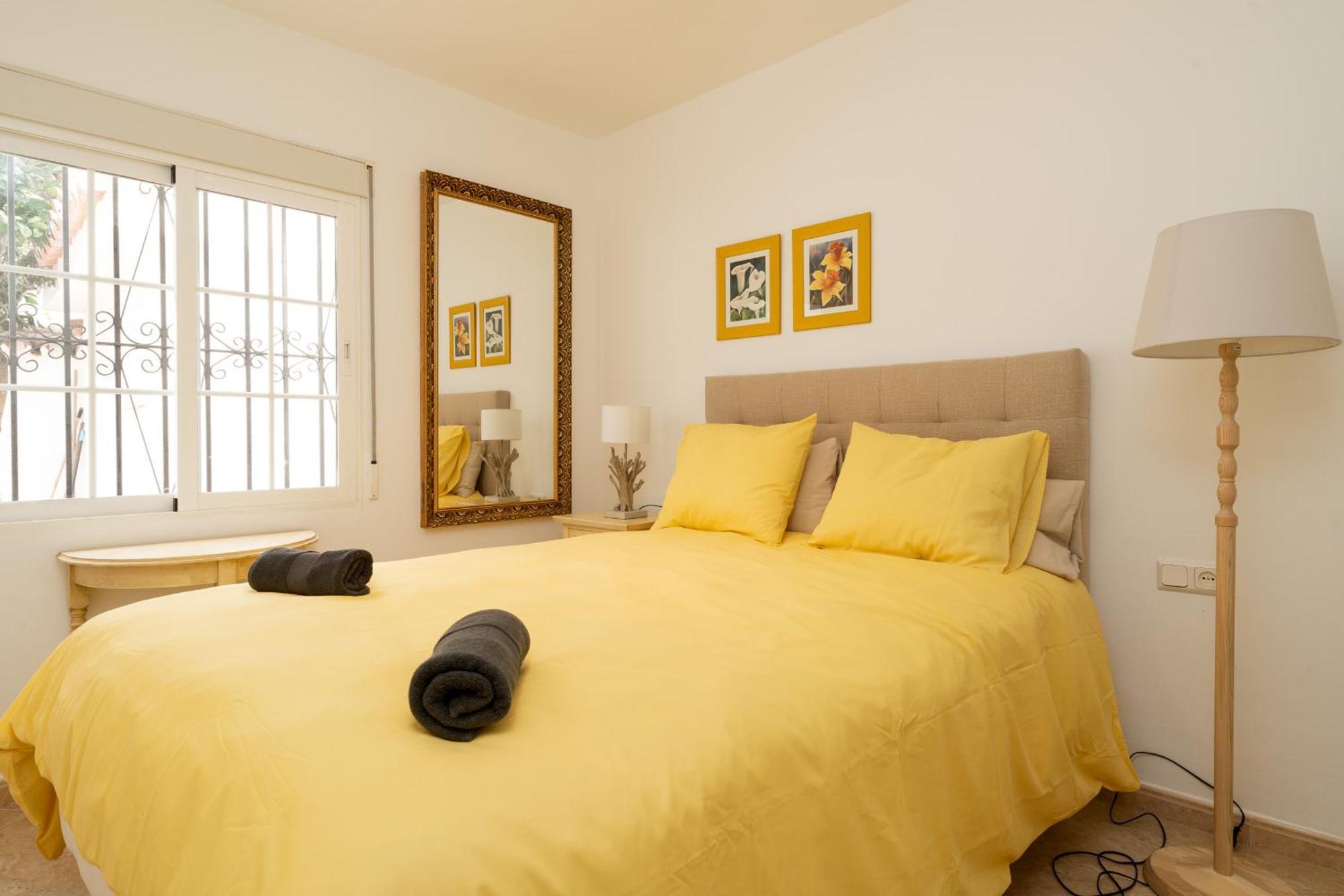 Charming Two Bedroom House Close To The Sea *