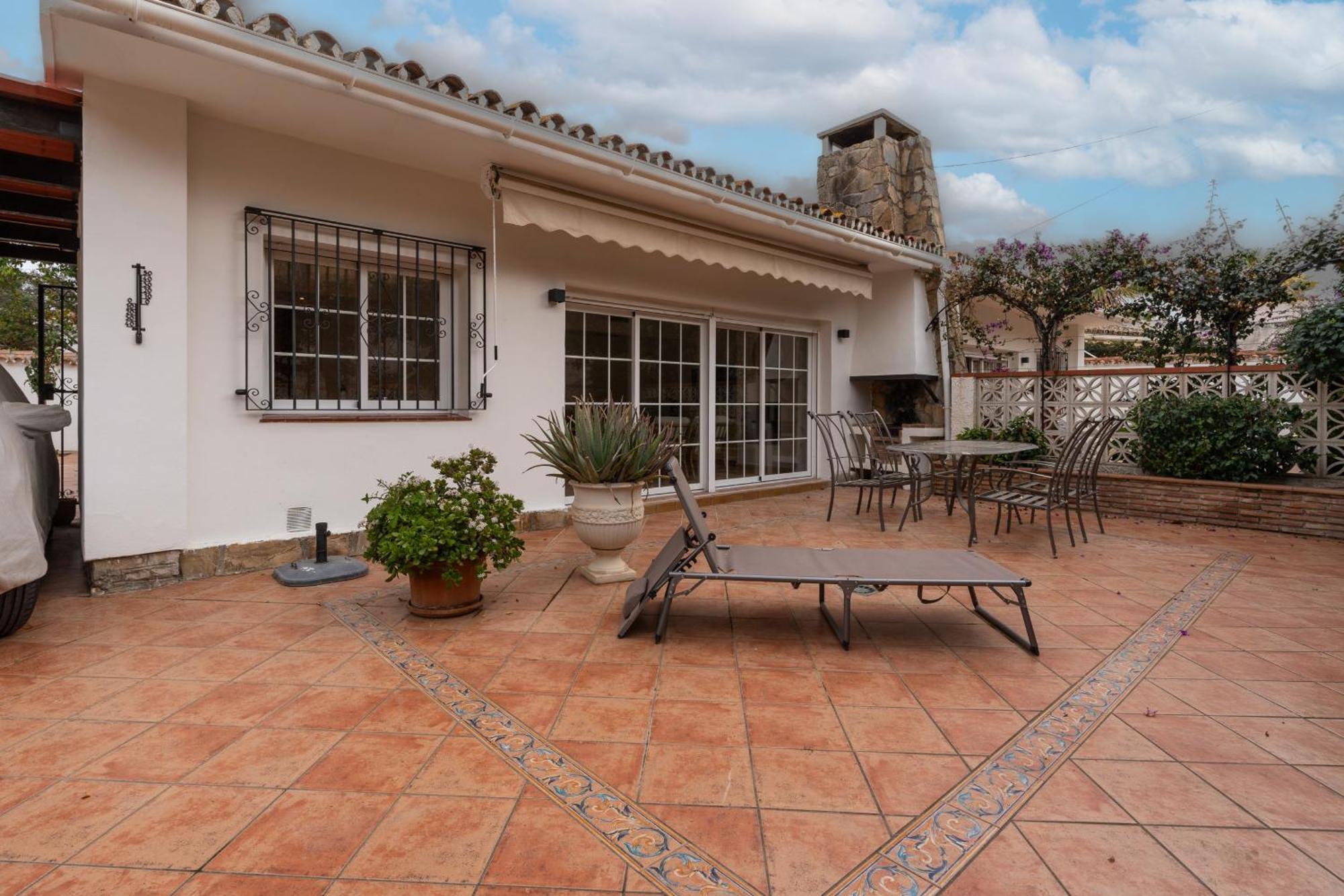 Holiday home Charming Two Bedroom House Close To The Sea *